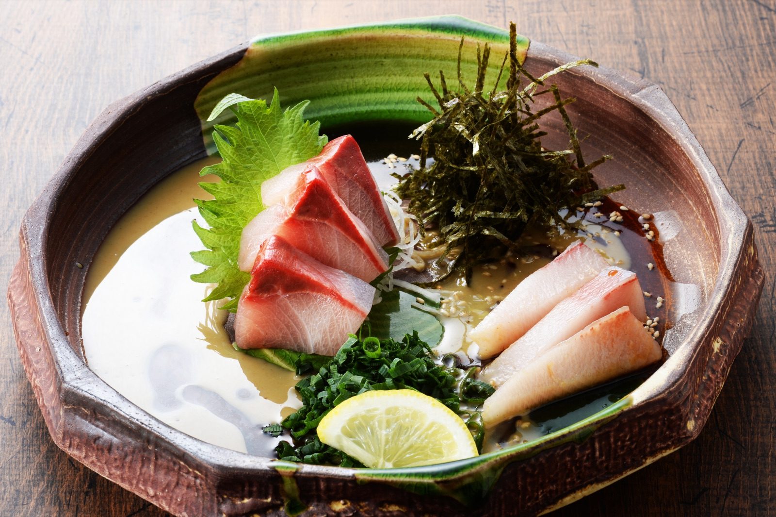 Sárgafarkú sashimi ponzuval és ropogós norival